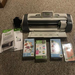 Cricut Expression 2 with Accessories